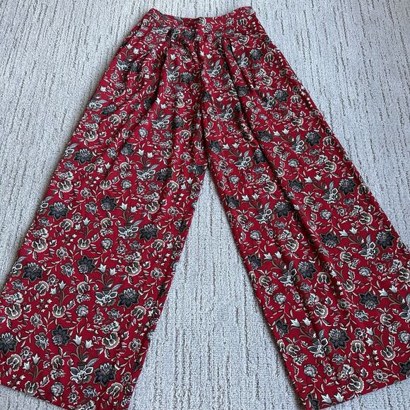 Making the Cut Size Small Season 3 Red Floral Crepe Pleated Wide Leg Pants NWT - Picture 8 of 8